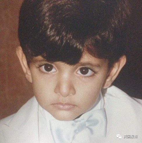 小时候是这样:名号响当当的他,从小就生活在世人关注之中,首先备受