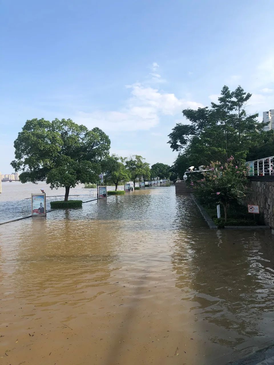刚刚,赣江今年第1号洪水通过南昌城区!