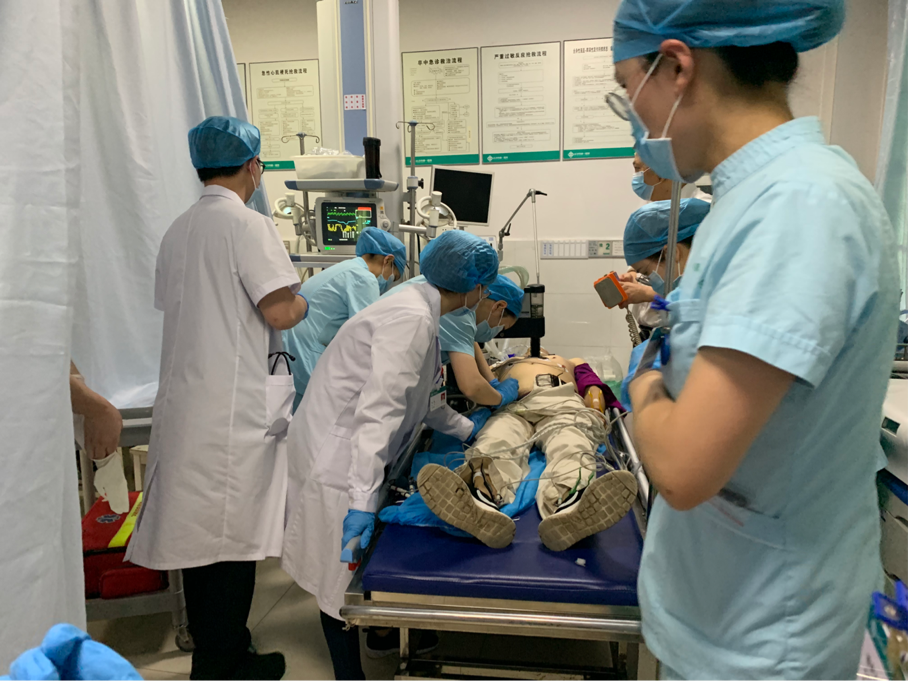 男子陪家属做检查时突发心脏骤停,多科联手成功抢救潇湘晨报 2020-07