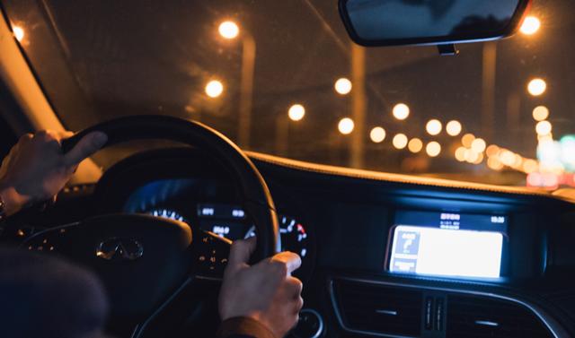 杭州00后网络女主播坐网约车一时没忍住太丢人不要让我粉丝知道