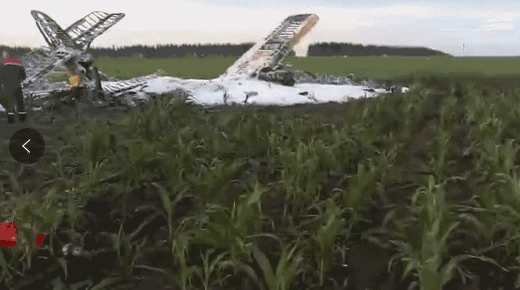 俄罗斯一架轻型飞机坠毁致1死1伤