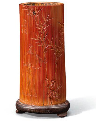 降及清代嘉,道年间,箑边雕刻异军突起,作为折扇的重要组成部分,成为友