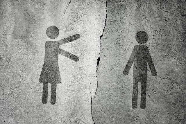 老公在亲姐面前只穿裤衩我才是个外人脱离原生家庭得学会避嫌