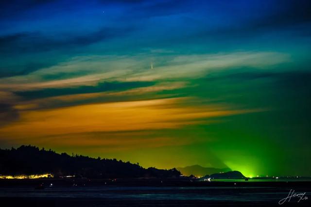 候“慧”有期！千年旅客，超亮双尾彗星光临地球