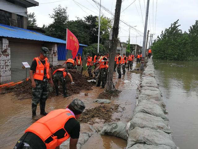 汛情严峻!武警部队紧急驰援芜湖