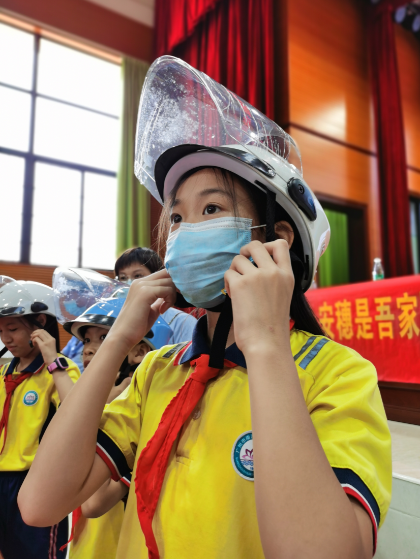 "一盔一带"进校园,交通法规还能这样学!