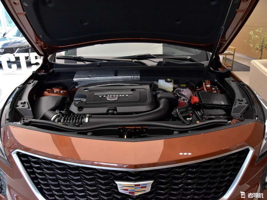 不输BBA的个性之选 小哥带你看凯迪拉克XT4