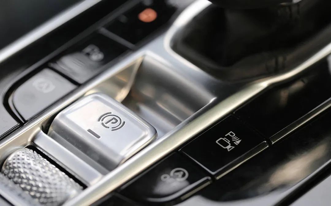 5款车型7种颜色 车长超5米还是大溜背 这款新车真的绝了！