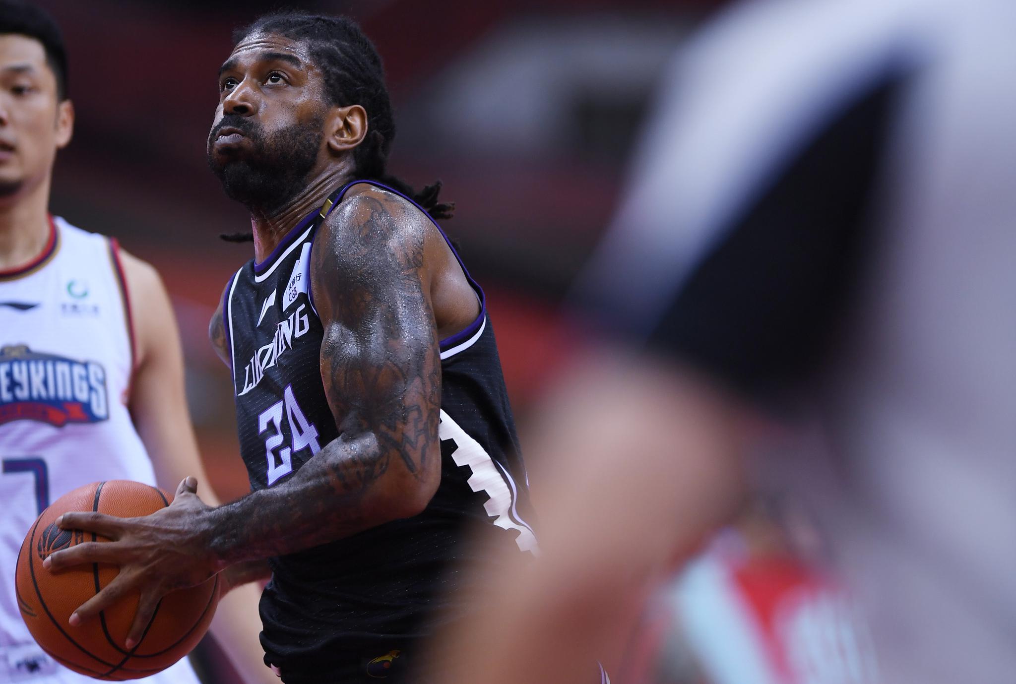 cba| 梅奥不扣篮