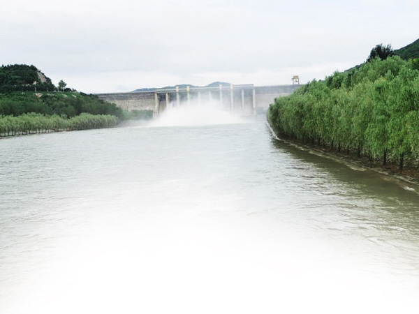 英那河水库小规模泄洪2000万立方米大连晚报 2020-07-14 01:02:57