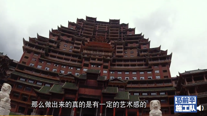 人口不到40万，却欠下400亿巨债，还花2亿建“魔幻大楼”？这座小县城回应…休闲区蓝鸢梦想 - Www.slyday.coM