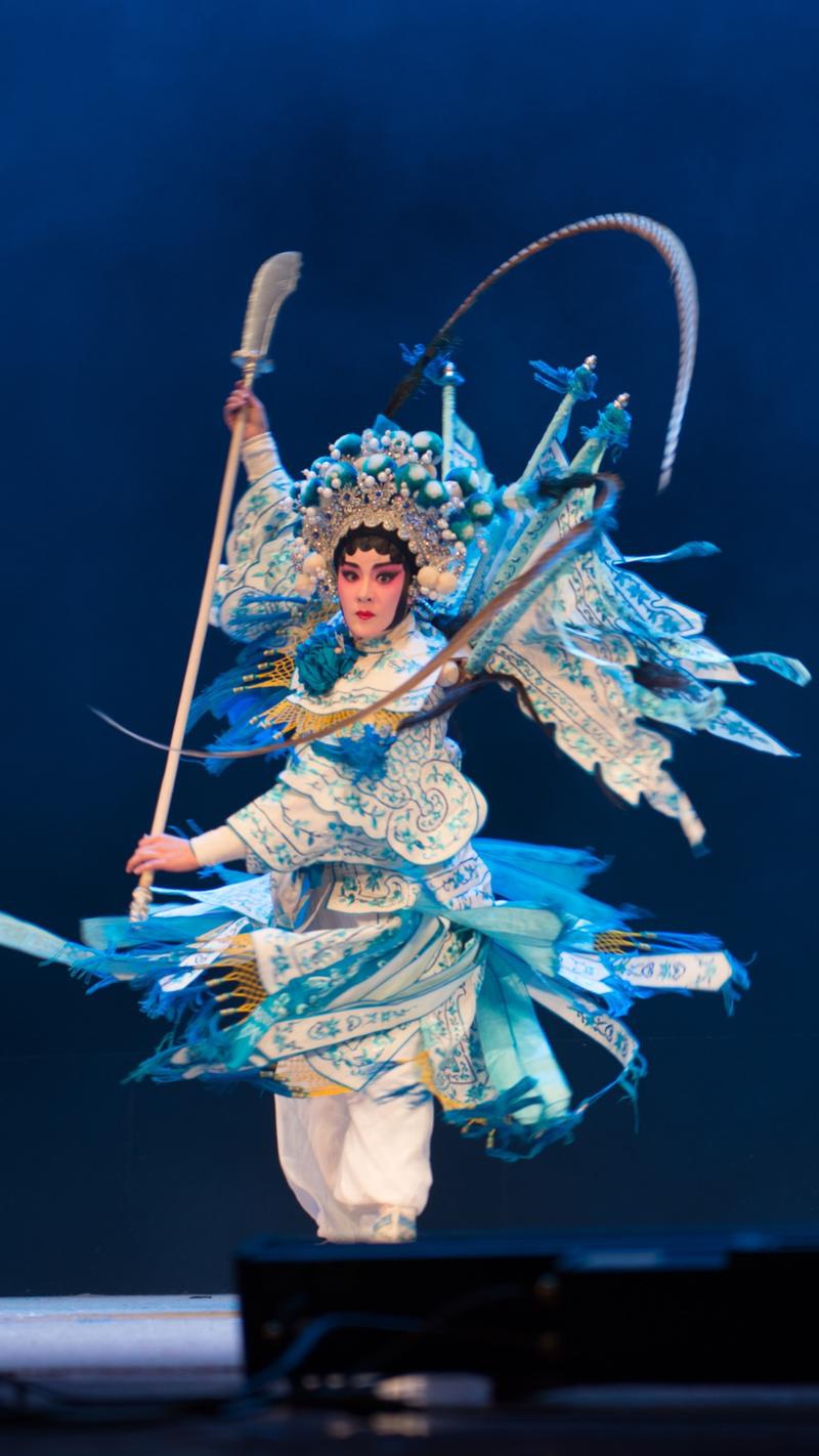 视频|"全能花旦"吴非凡:为粤剧打造新的"鸳鸯剑"