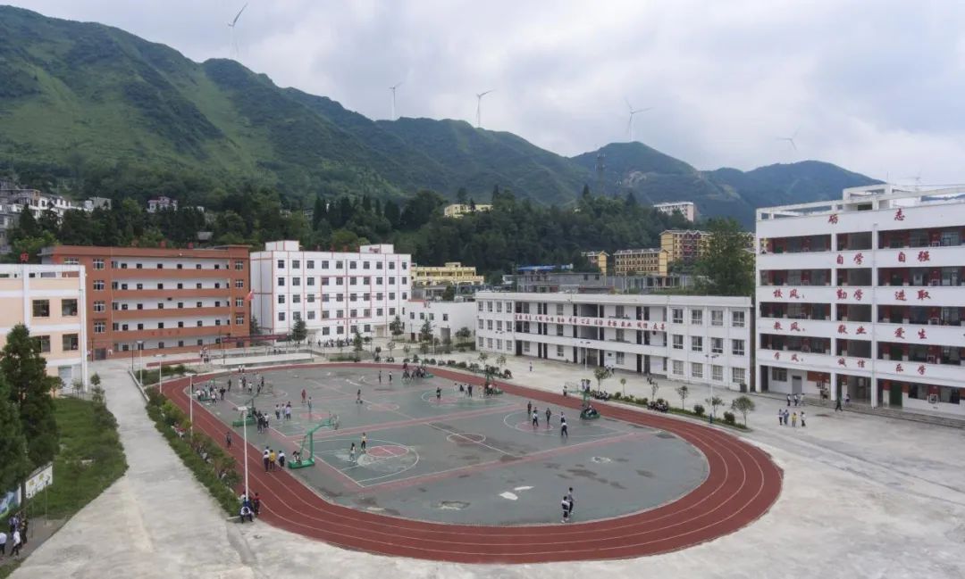 民革与纳雍|教学质量不断提升:看纳雍这所中学如何"逆袭"(附视频)