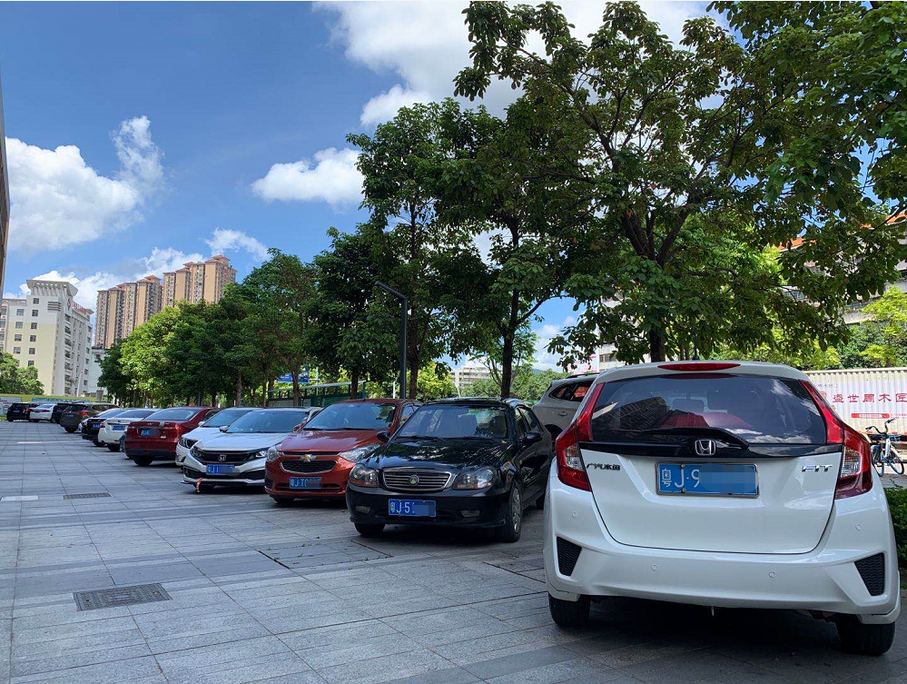 买一个车位,只能停同一辆车,自家另一辆车能不能停?权威解释来了!