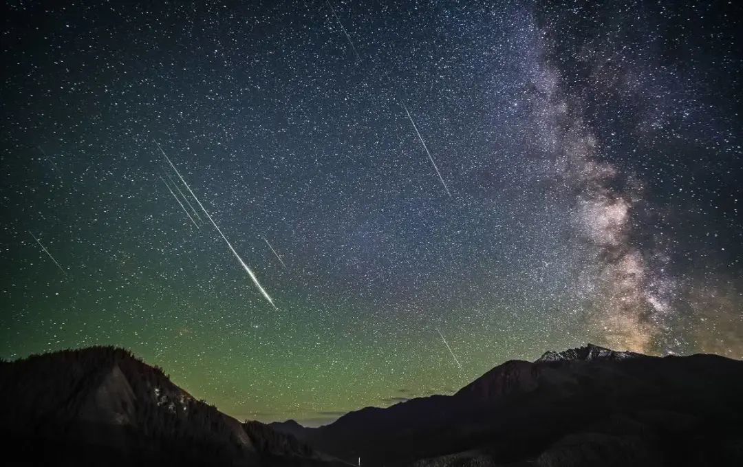 宝瓶座流星雨(宝瓶座流星雨2022在哪个方向)