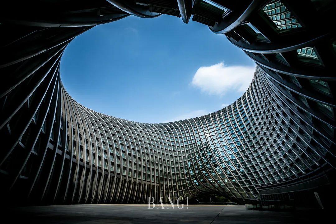 探秘凤凰中心 | 建筑与艺术结合的莫比乌斯环