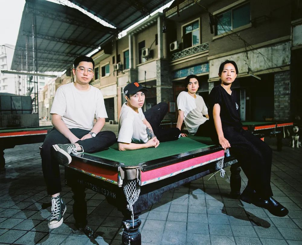 蛙池乐队来自东莞来写你们的剧本