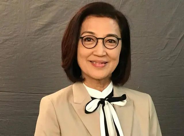 厉害tvb绿叶三剧同时播出成剧霸入行超半世纪如今手握半亿房产