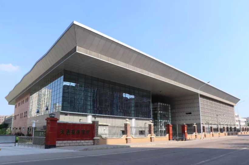 天通苑体育馆位于昌平区天北街道,项目东侧,南侧为天通中苑小学,西侧