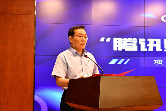 平顶山银行党委副书记,副董事长张俊普,党委委员,副行长任海峰,营业