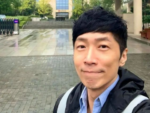 他太励志了吧......|马浚伟_新浪新闻
