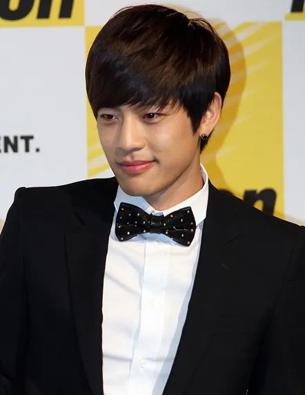 她是真的眼神不好吗