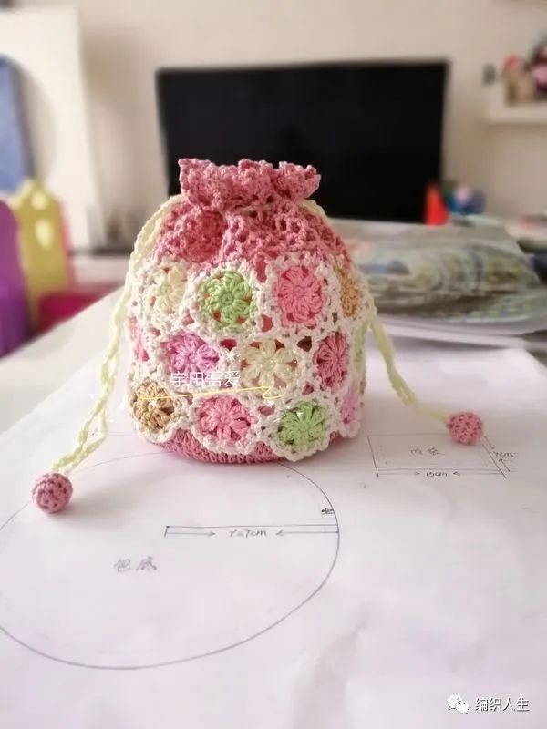 公益活动2020:清新可爱的钩针马卡龙小包(有编织图解)