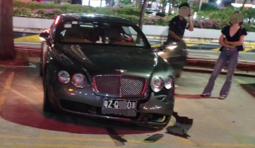 女子开宾利深夜去搓麻将，车停楼下被人撞损20万！闯祸的也是……休闲区蓝鸢梦想 - Www.slyday.coM