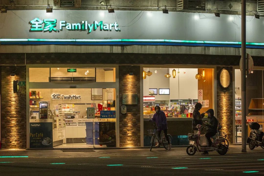 地摊时代 人间烟火不敌城市美观 品牌新事 新浪财经 新浪网 地摊时代 人间烟火不敌城市美观 品牌新事 新浪财经 新浪网