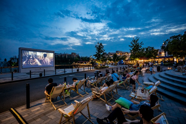 多媒体穹顶投影秀露天电影浦东夜间经济夏日系列活动昨晚启动