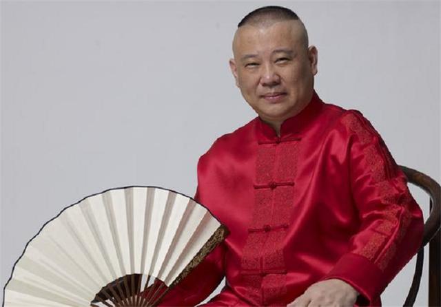 郭德纲海外豪宅,占地4000多平米,超大网球场让我看傻了眼