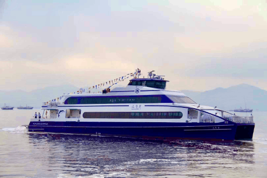 "迅隆11号"上举办蛇口-珠海横琴的豪华高速客船此次小小讲解员活动