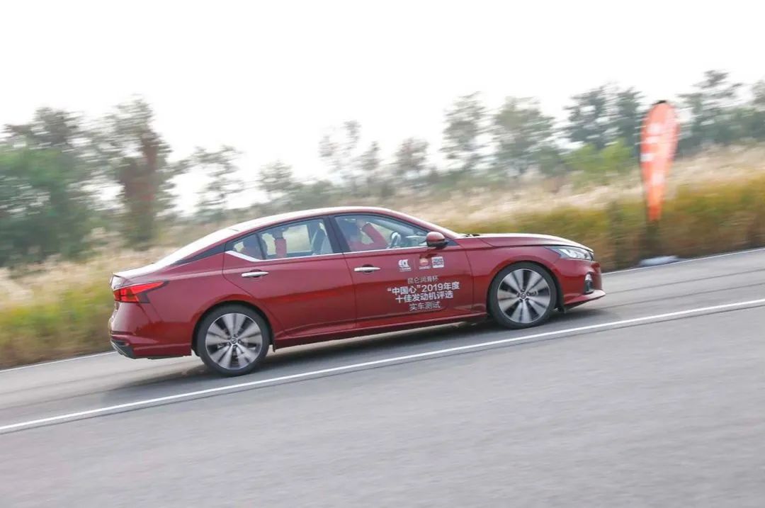 这些中型轿车比宝马3系动力更强 价格却只要一半！