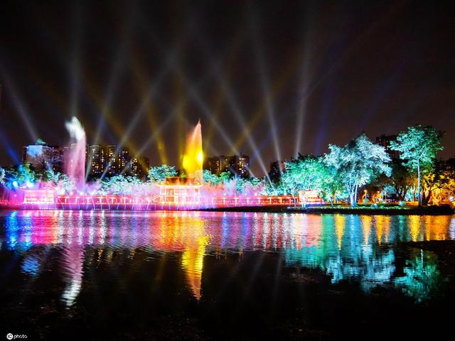 广州网红灯光秀重新登场 展现岭南文化风情