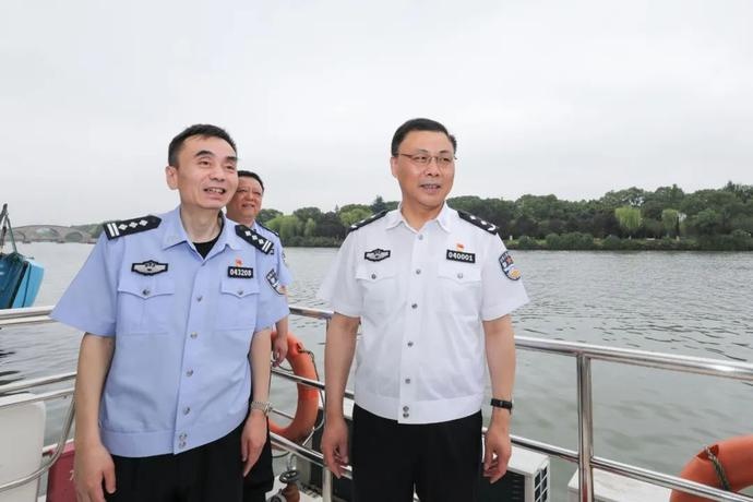 7月17日下午,副市长,公安局长江海到苏州市公安局水警支队检查督导