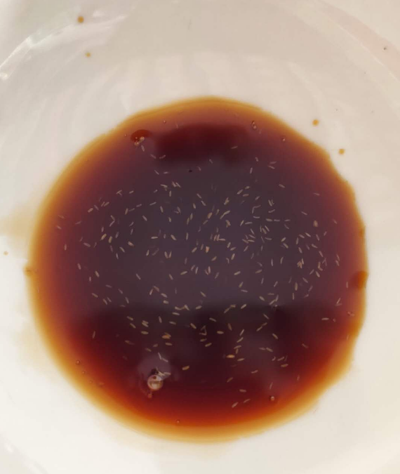 普宁一女子在超市买了瓶酱油,炒菜时当场吐了