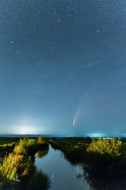 黑龙江鸡西:c/2020f3慧星如约光顾兴凯湖