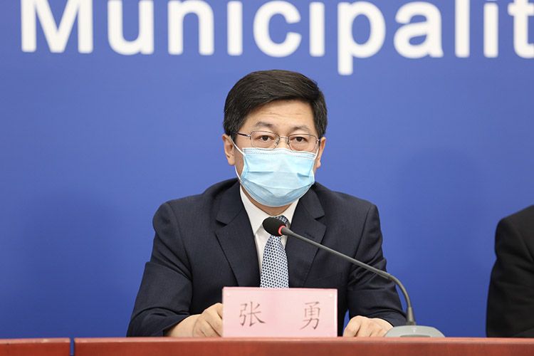 院肿瘤医院党委书记,副院长张勇介绍了医院克服疫情期间面临的困难