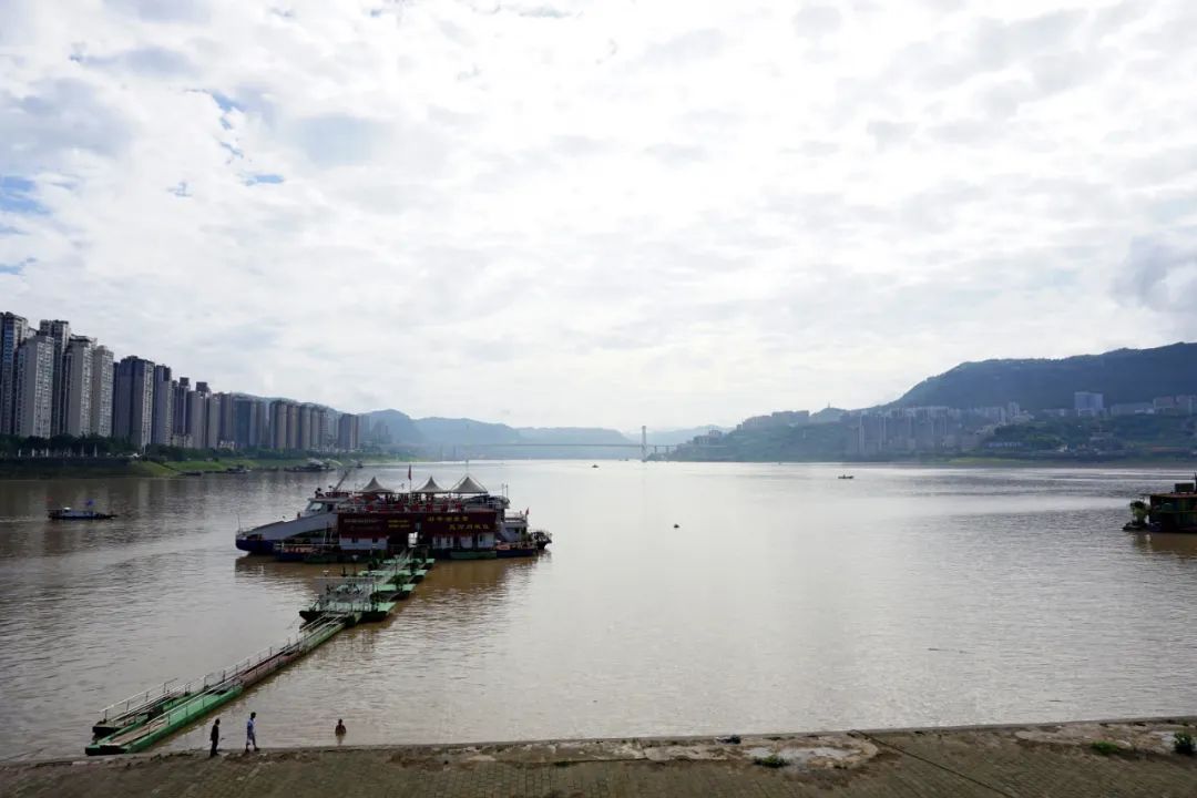 长江2号洪峰来了!万州水位达到.注意防范!