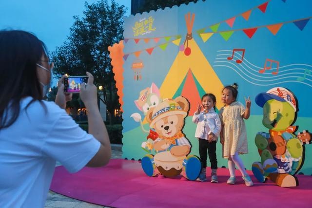 迪士尼首次推出夜市!约?