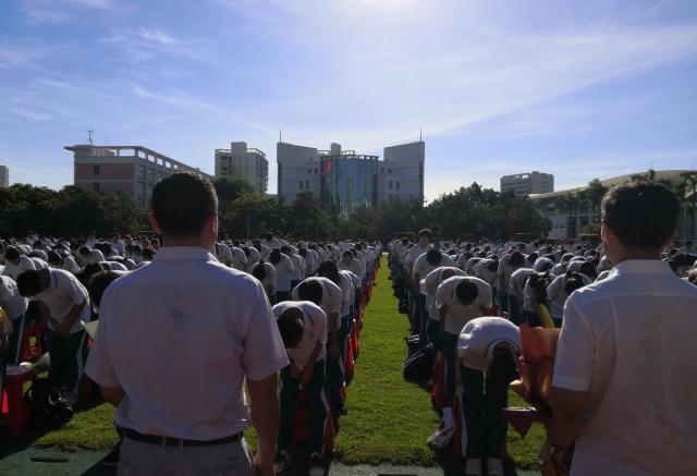 "青春担当 笃行致远" 海南华侨中学举行2020届高三毕业典礼