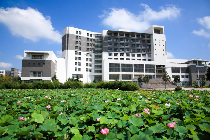 以服务学生成长成才为己任,日照职业技术学院等你来