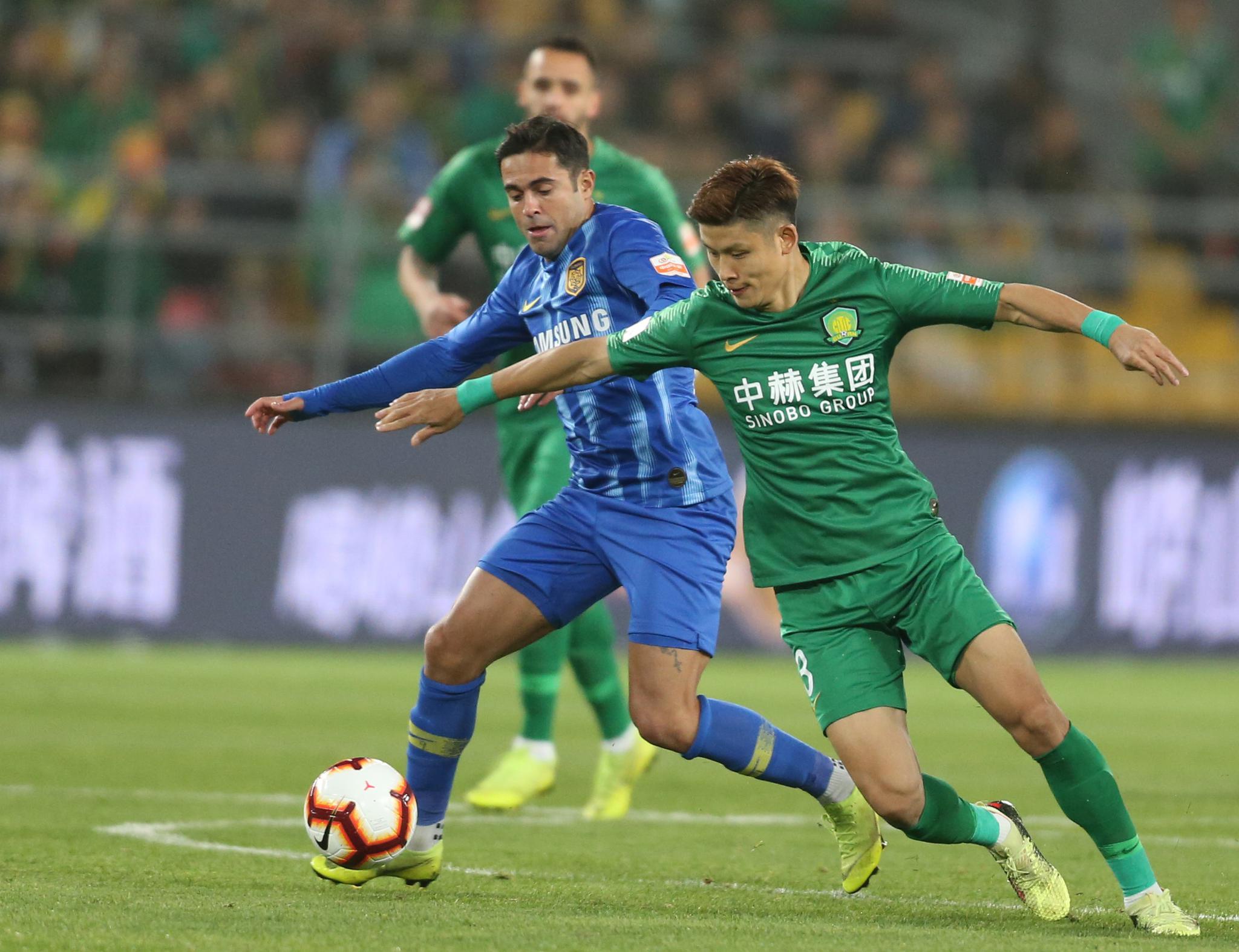 北京中赫国安抵达苏州赛区 队员多手准备迎接"新生活"