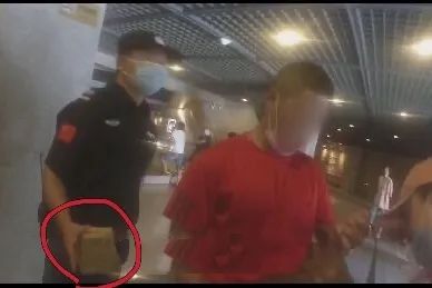 杜某某|男子拿走雷峰塔半块砖 网友：不怕白娘子来找你？