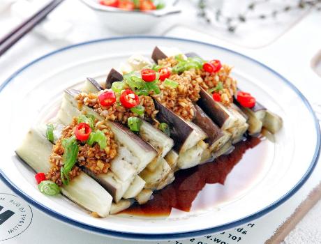 蒸茄子时直接下锅难怪会发黑多加1个步骤茄子软嫩不发黑