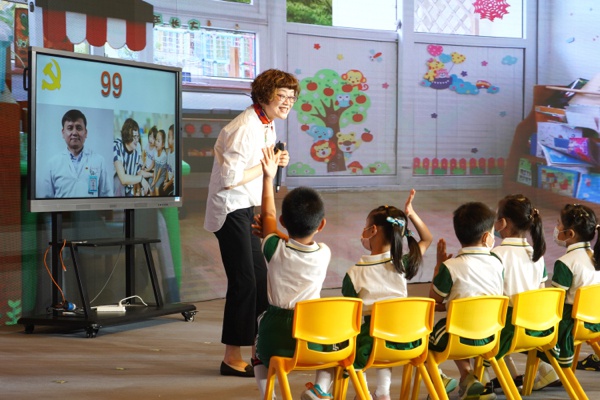 深入学习 四史 坚守初心使命 四史 学习进入上海市大中小学课堂 上海市 历史 新浪新闻