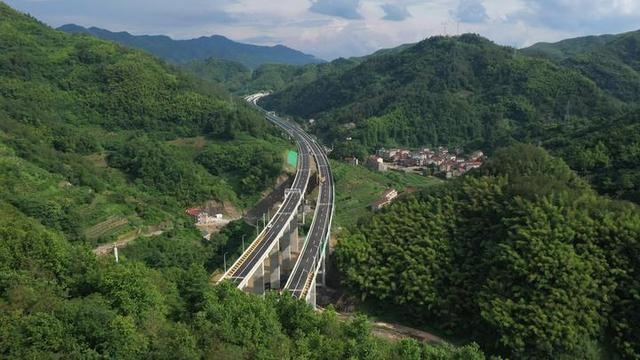 杭绍台高速公路先行段延长试通车