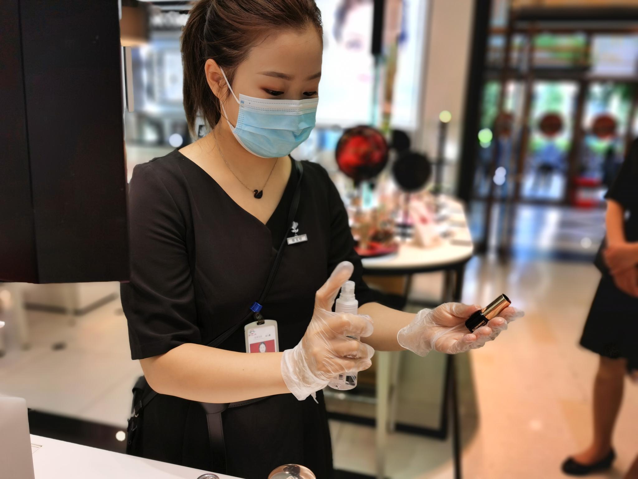 北京商场超市防疫措施"加码",测温,健康码一个不能少