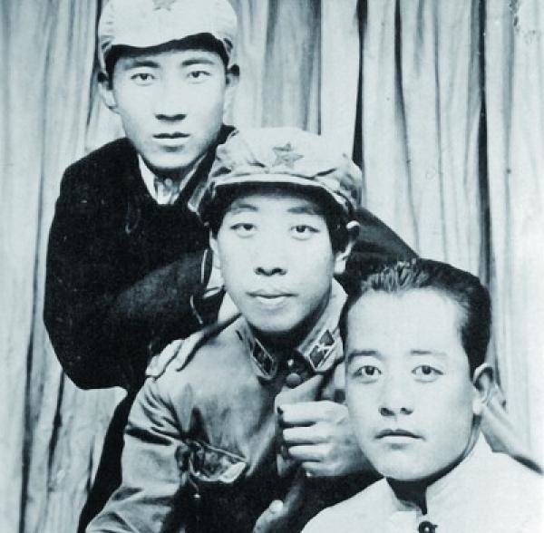 高波烈士(中) 资料图片