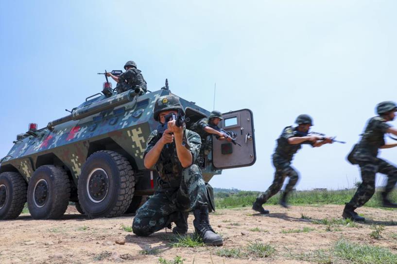 直击武警某部机动八支队野外驻训